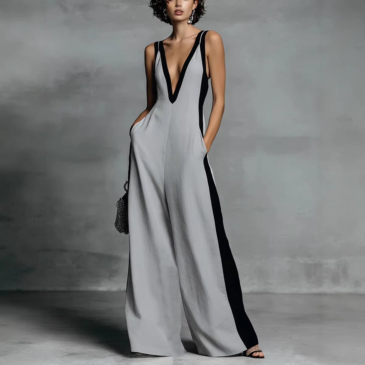 Women's Sleeveless V-Neck Contrast Color Wide-Leg Jumpsuit