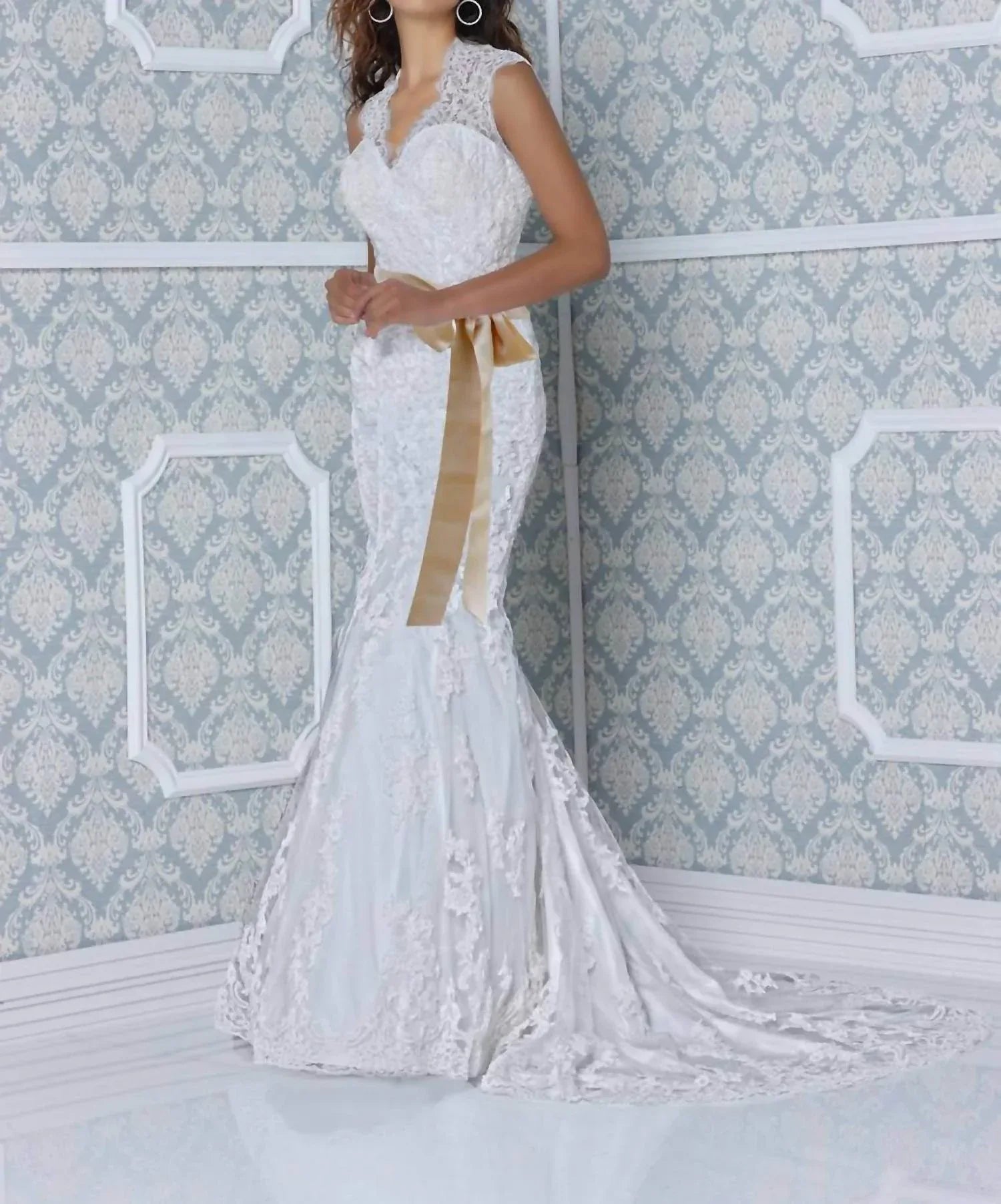 Lace Sheath Bridal Dress
