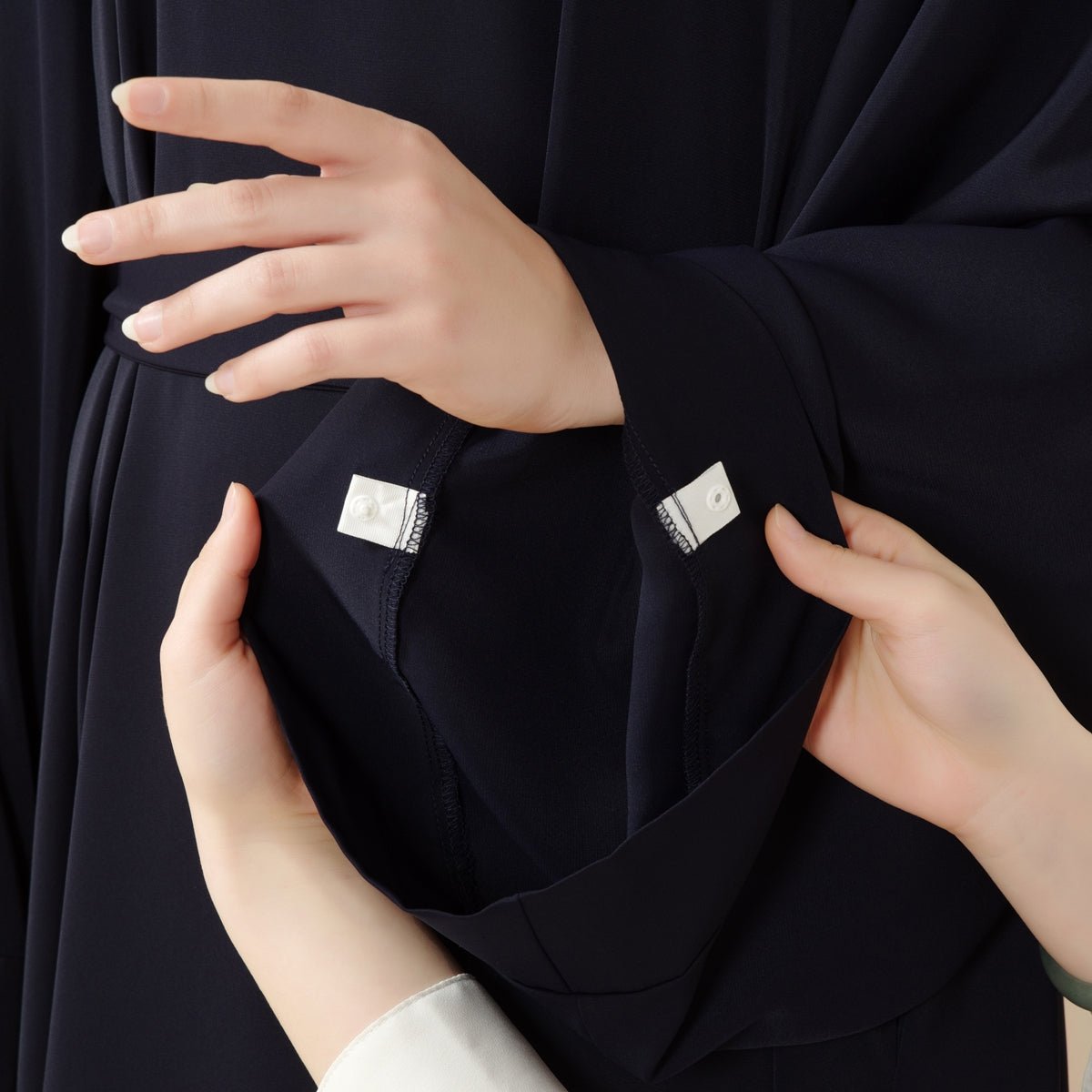 Essential Premium Loose Fit Abaya 2-Piece Set with Versatile Pockets (MA120)
